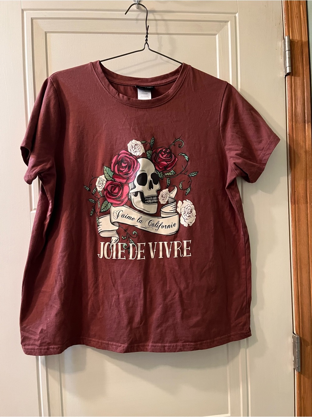 Women's Burgundy 'Joie de Vivre' Short Sleeve Graphic Tee